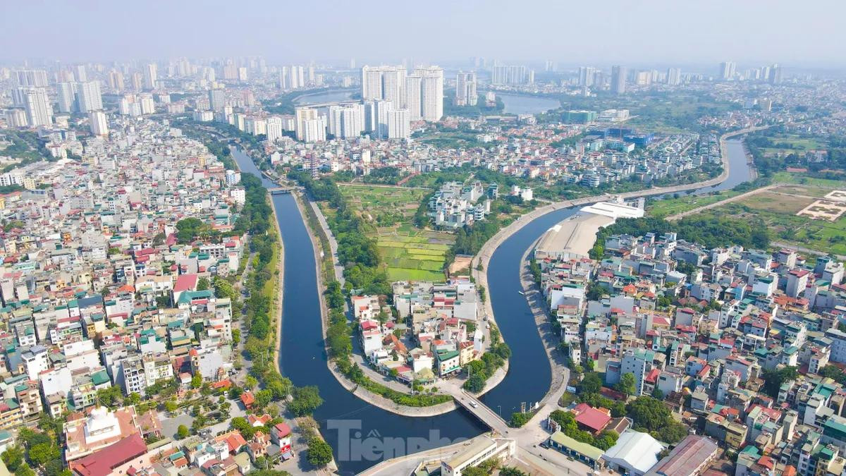 Tất cả các dòng sông nội đô ở Hà Nội đều trong tình trạng ô nhiễm nghiêm trọng nhiều năm qua. Ảnh: Nguyễn Trọng Tài. Tất cả các dòng sông nội đô ở Hà Nội đều trong tình trạng ô nhiễm nghiêm trọng nhiều năm qua. Ảnh: Nguyễn Trọng Tài.