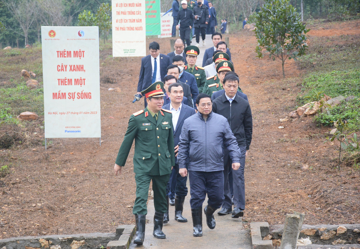 Trong sáng 27/1, hơn 3000 cây xanh đã được trồng tại Khu di tích K9.