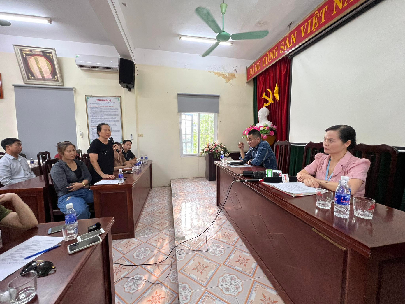 Trường THCS Yên Nghĩa, quận Hà Đông (Hà Nội) tổ chức đối thoại với phụ huynh. Trường THCS Yên Nghĩa, quận Hà Đông (Hà Nội) tổ chức đối thoại với phụ huynh.