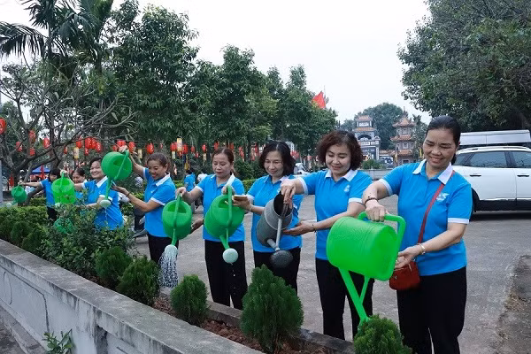 Hội Liên hiệp Phụ nữ quận Long Biên tổ chức phát động Tết trồng cây “Phụ nữ vun trồng tương lai” Xuân Giáp Thìn.
