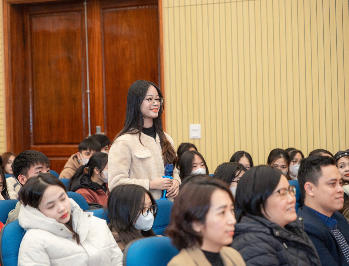 Học sinh lớp 12 chia sẻ những băn khoăn, lo lắng trong giai đoạn học tập chuẩn bị thi cử căng thẳng.