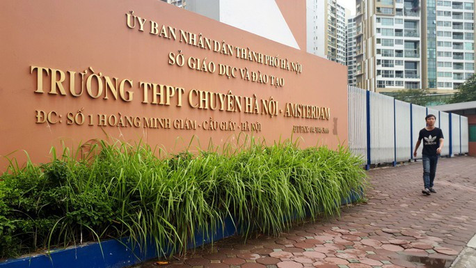Trường THPT Chuyên Hà Nội - Amsterdam.