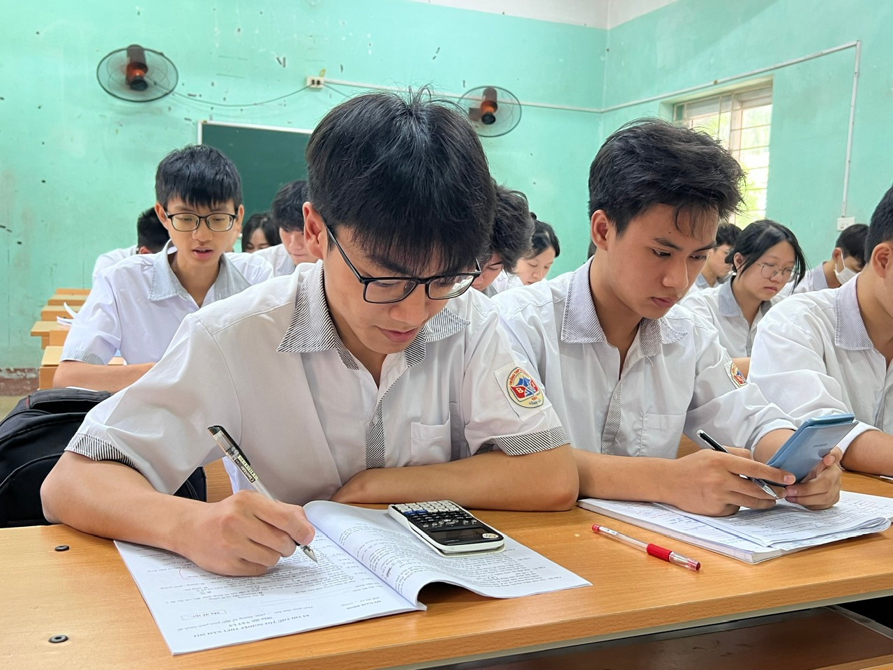 Thí sinh cần lưu ý các điểm mới trong Kỳ thi năm nay cũng như có kế hoạch ôn tập chuẩn bị cho kỳ thi tốt nhất. Thí sinh cần lưu ý các điểm mới trong Kỳ thi năm nay cũng như có kế hoạch ôn tập chuẩn bị cho kỳ thi tốt nhất.