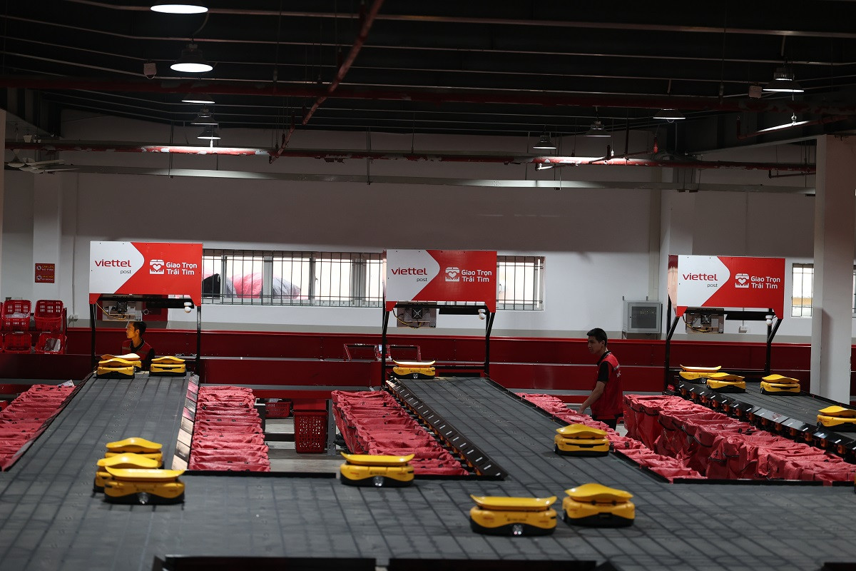 Nhờ được tự động hóa ở mức cao, tỉ lệ sai sót của tổ hợp gần như bằng 0, rút ngắn thời gian chuyển phát toàn trình từ 8-10 giờ, tăng 3,5 lần sản lượng. Nhờ tự động hoá, tổ hợp cũng giúp tối ưu 60% chi phí nhân sự.