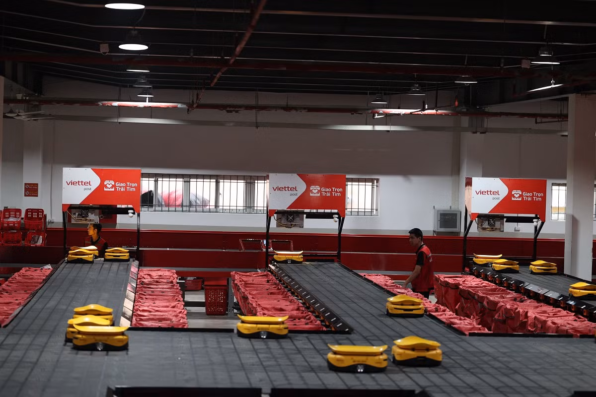 Nhờ được tự động hóa ở mức cao, tỉ lệ sai sót của tổ hợp gần như bằng 0, rút ngắn thời gian chuyển phát toàn trình từ 8-10 giờ, tăng 3,5 lần sản lượng. Nhờ tự động hoá, tổ hợp cũng giúp tối ưu 60% chi phí nhân sự.