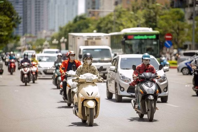 Hôm nay dự báo là ngày nắng nóng kỷ lục ở miền Bắc, miền Trung. Hôm nay dự báo là ngày nắng nóng kỷ lục ở miền Bắc, miền Trung.