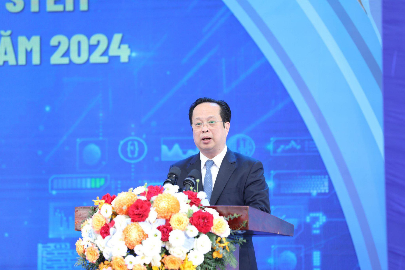 Ông Trần Thế Cương, Giám đốc Sở GD&amp;ĐT Hà Nội phát biểu tại ngày hội.