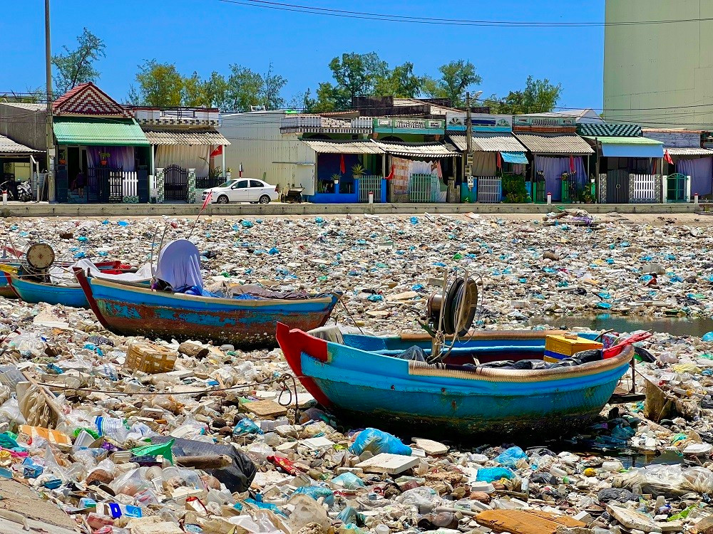 Rác thải nhựa tại Quảng Ngãi. Ảnh: Nguyễn Ngọc. Rác thải nhựa tại Quảng Ngãi. Ảnh: Nguyễn Ngọc.