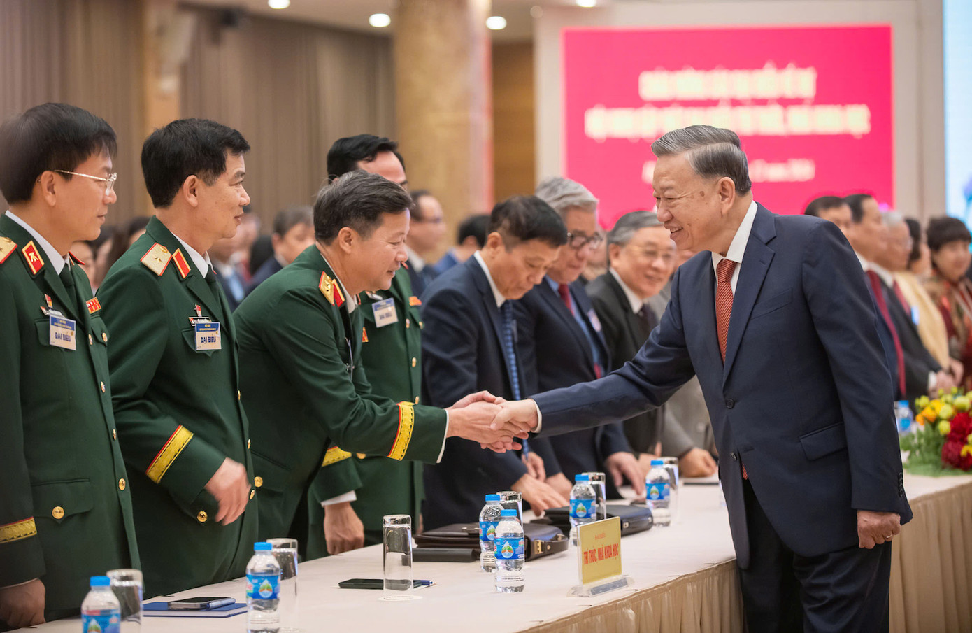 Tổng Bí thư gặp mặt đại biểu, trí thức, nhà khoa học toàn quốc sáng 30/12. Ảnh: Nghĩa Đức.