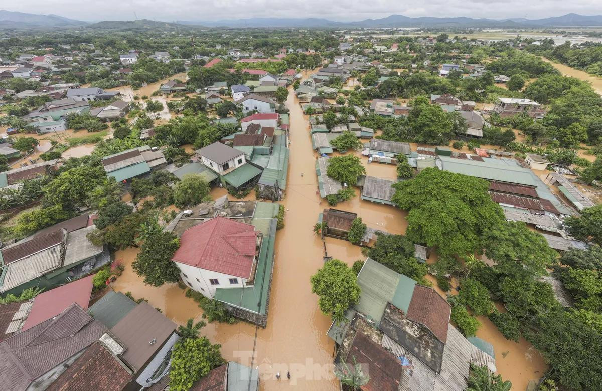 Hà Tĩnh ngập lụt bất thường vào tháng 5, sau trận mưa lớn chưa từng có vào đêm 24, rạng sáng 25/5. Hà Tĩnh ngập lụt bất thường vào tháng 5, sau trận mưa lớn chưa từng có vào đêm 24, rạng sáng 25/5.