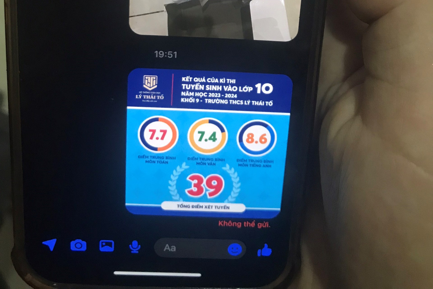 Đến 20h tối nay (7/7), việc gửi ảnh qua messenger vẫn gặp lỗi. Ảnh: Nguyễn Hoài.