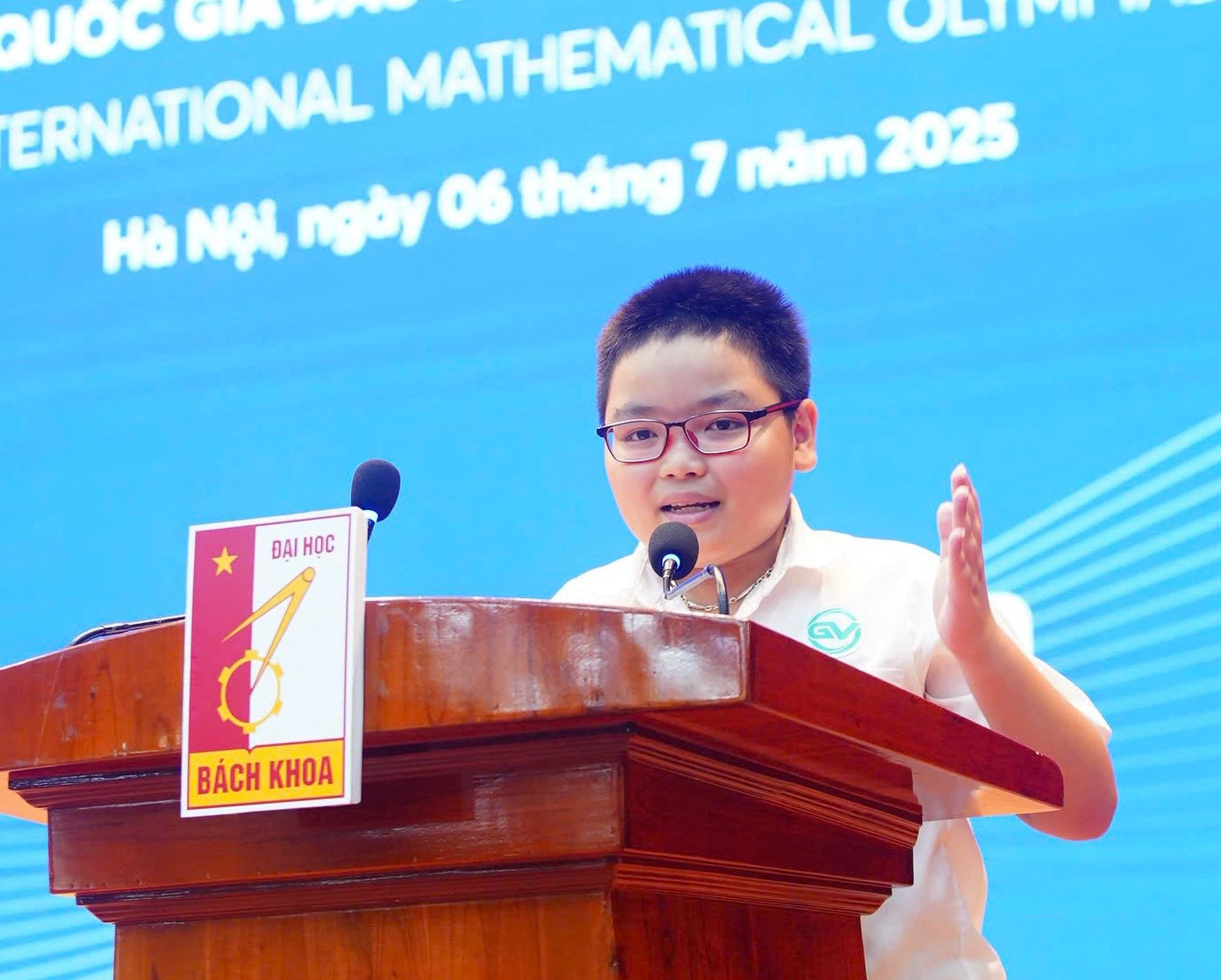 Em Tô Hải Lâm, học sinh lớp 6A1, Trường THCS Giảng Võ 2 (Hà Nội) đoạt Huy chương Vàng AIMO tại vòng chung kết năm 2025 cho biết, em thi AIMO vì tình yêu Toán học.