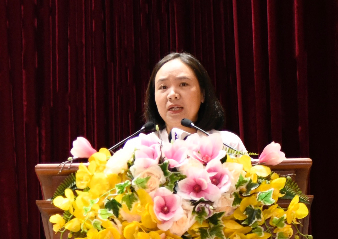 Cô Nguyễn Kim Anh, giáo viên dạy Ngữ văn, Trường THPT Chuyên Hà Giang, tỉnh Hà Giang. (ảnh: Như Ý) Cô Nguyễn Kim Anh, giáo viên dạy Ngữ văn, Trường THPT Chuyên Hà Giang, tỉnh Hà Giang. (ảnh: Như Ý)