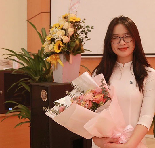 Lê Thị Thu Ngân cũng là một học sinh đạt được nhiều thành tích xuất sắc trong học tập cũng như các hoạt động ngoại khóa. Lê Thị Thu Ngân cũng là một học sinh đạt được nhiều thành tích xuất sắc trong học tập cũng như các hoạt động ngoại khóa.