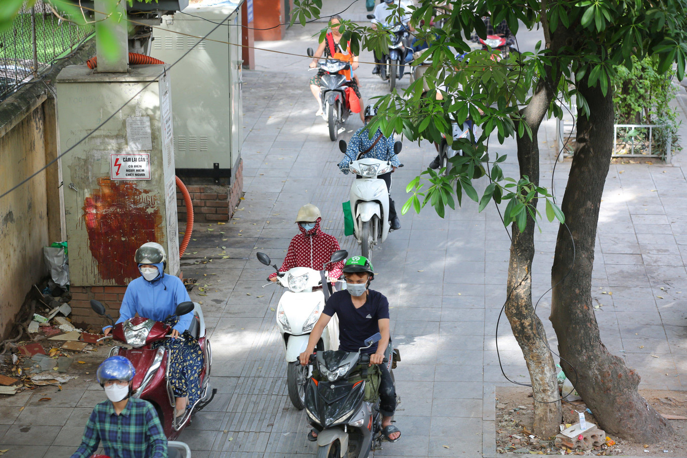 Miền Bắc hôm nay nắng nóng cục bộ. Ảnh: Trọng Tài. Miền Bắc hôm nay nắng nóng cục bộ. Ảnh: Trọng Tài.