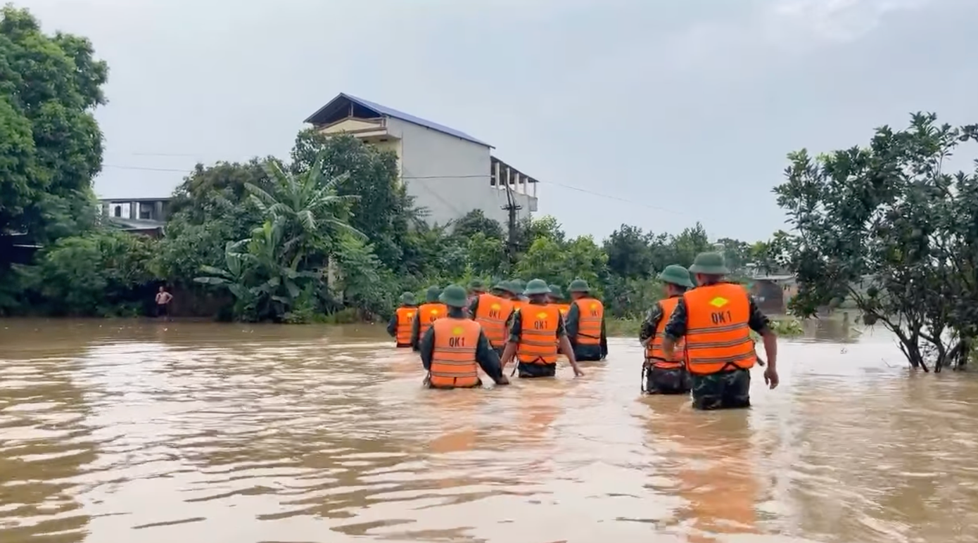 Dự báo mưa lớn còn tiếp tục trong những ngày tới ở miền Bắc. Dự báo mưa lớn còn tiếp tục trong những ngày tới ở miền Bắc.