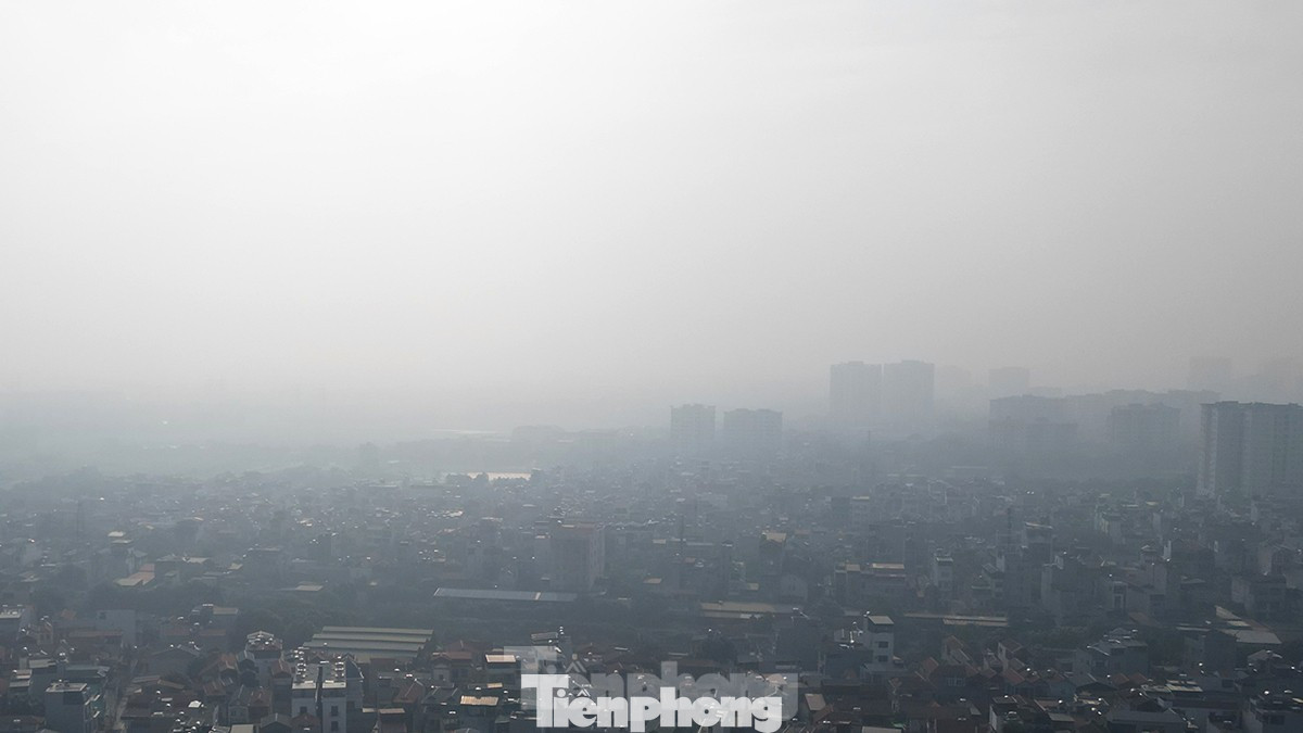 Hà Nội bao trùm bởi bụi mịn những ngày qua. Hà Nội bao trùm bởi bụi mịn những ngày qua.