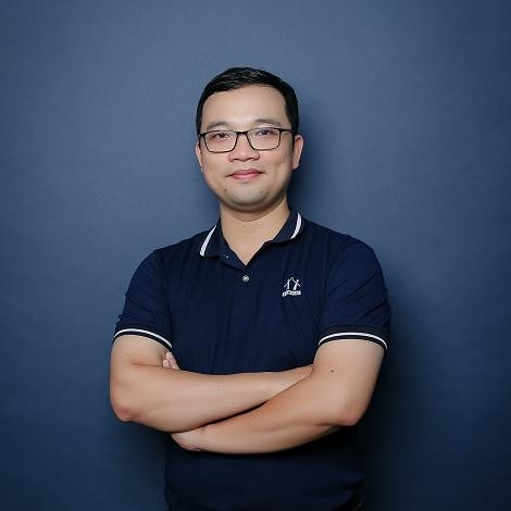 Thầy giáo Lưu Huy Thưởng.