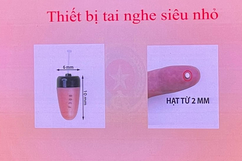 Công an cũng cảnh báo nhiều thiết bị công nghệ cao có thể sử dụng gian lận thi. Công an cũng cảnh báo nhiều thiết bị công nghệ cao có thể sử dụng gian lận thi.