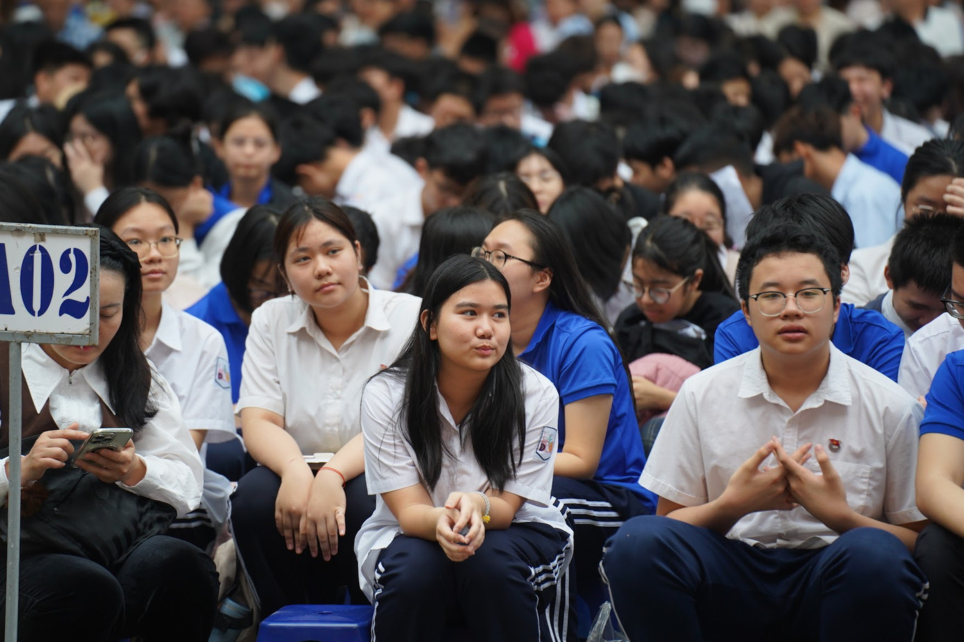 Học sinh lớp 9, Trường THCS Đống Đa (Hà Nội) tham gia ngày hội tư vấn chọn trường, hướng nghiệp do nhà trường tổ chức. Học sinh lớp 9, Trường THCS Đống Đa (Hà Nội) tham gia ngày hội tư vấn chọn trường, hướng nghiệp do nhà trường tổ chức.