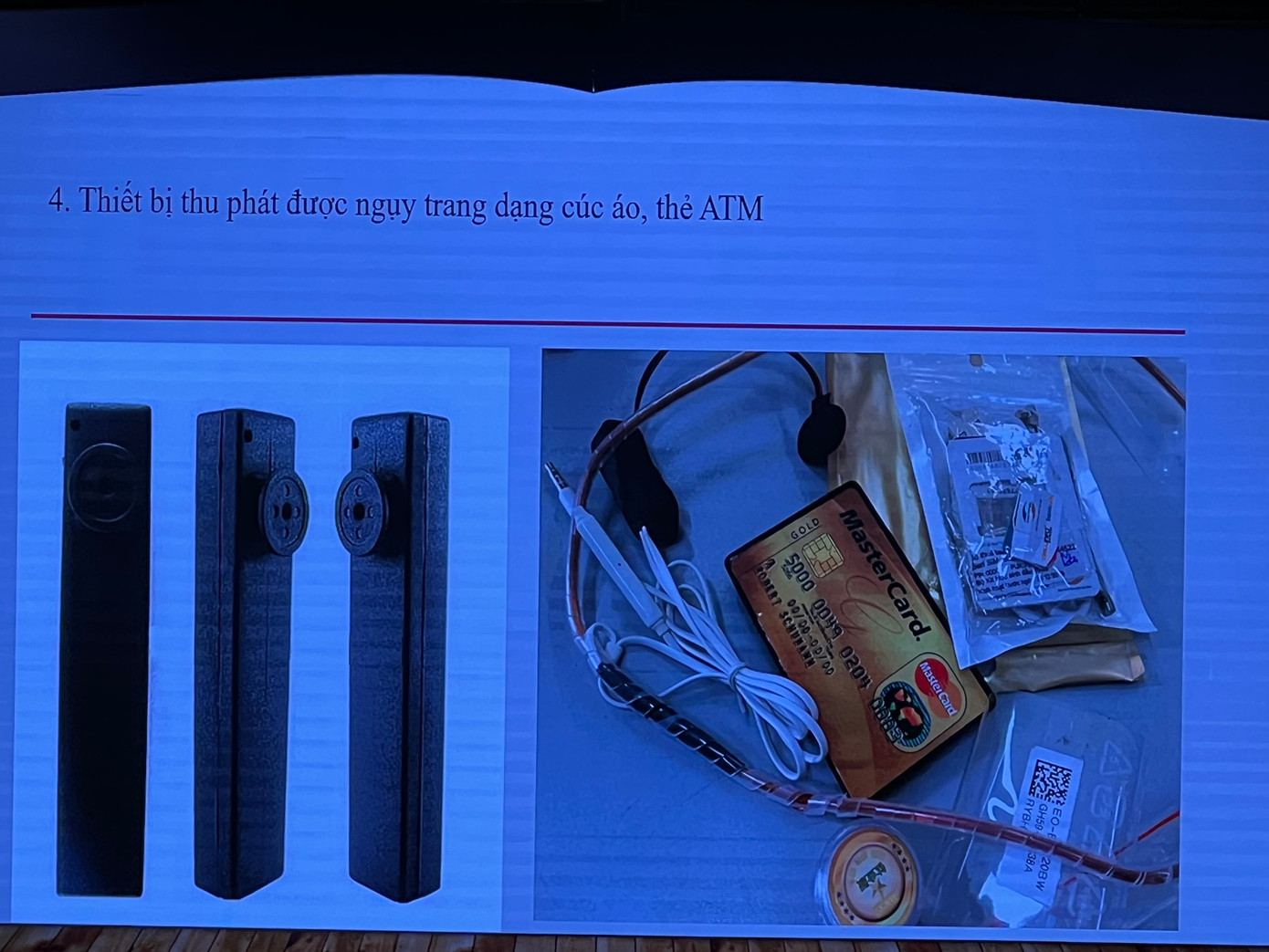 Thiết bị gian lận thi được thiết kế ngụy trang dưới nhiều dạng vật dụng gồm: thẻ ATM, kính mắt, bút viết, đồng hồ thông minh, cúc áo… Thiết bị gian lận thi được thiết kế ngụy trang dưới nhiều dạng vật dụng gồm: thẻ ATM, kính mắt, bút viết, đồng hồ thông minh, cúc áo…