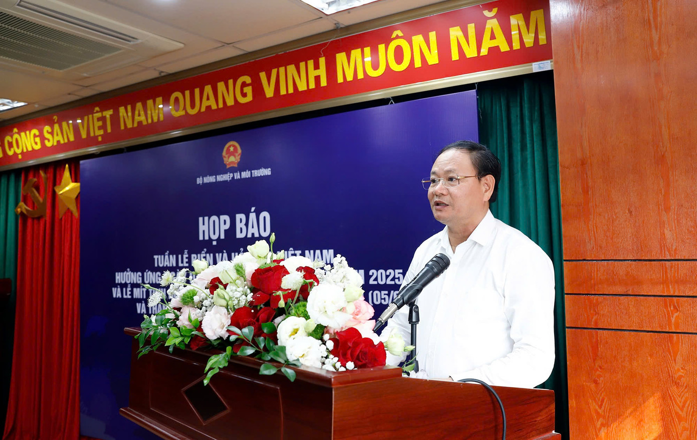 Thứ trưởng Bộ Nông nghiệp và Môi trường Lê Minh Ngân chia sẻ tại Họp báo Tuần lễ Biển và Hải đảo Việt Nam chiều 28/5.