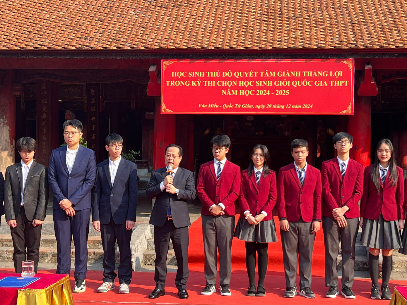 Hơn 15 năm liên tiếp, Hà Nội luôn dẫn đầu cả nước về số lượng và chất lượng giải trong Kỳ thi Học sinh giỏi quốc gia Hơn 15 năm liên tiếp, Hà Nội luôn dẫn đầu cả nước về số lượng và chất lượng giải trong Kỳ thi Học sinh giỏi quốc gia