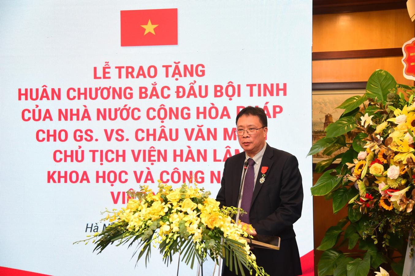 GS.VS Châu Văn Minh phát biểu tại lễ trao tặng Huân chương Bắc đẩu Bội tinh. Ảnh: Viện Hàn lâm KHCNVN cung cấp. GS.VS Châu Văn Minh phát biểu tại lễ trao tặng Huân chương Bắc đẩu Bội tinh. Ảnh: Viện Hàn lâm KHCNVN cung cấp.
