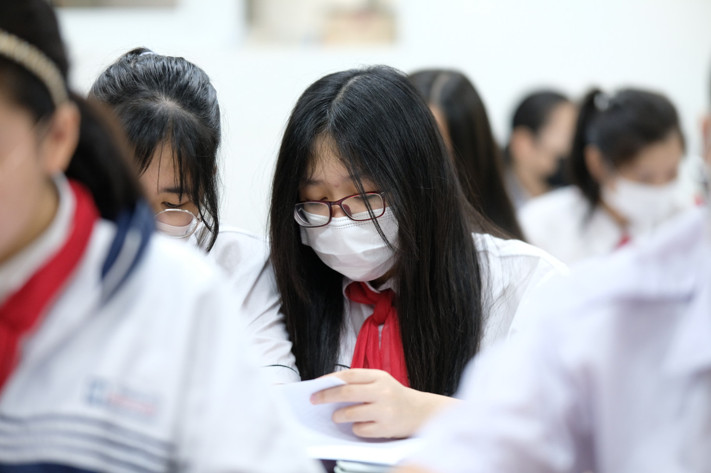 Học sinh Trường THCS Ngô Sĩ Liên, quận Hoàn Kiếm, một trong 7 trường THCS đào tạo chương trình song bằng. (ảnh: Hoàng Mạnh Thắng) Học sinh Trường THCS Ngô Sĩ Liên, quận Hoàn Kiếm, một trong 7 trường THCS đào tạo chương trình song bằng. (ảnh: Hoàng Mạnh Thắng)