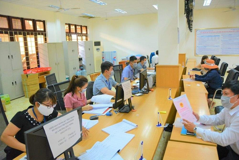 Quy trình về cấp giấy chứng nhận quyền sử dụng đất sẽ được tái cấu trúc trong Luật Đất đai sửa đổi. Quy trình về cấp giấy chứng nhận quyền sử dụng đất sẽ được tái cấu trúc trong Luật Đất đai sửa đổi.