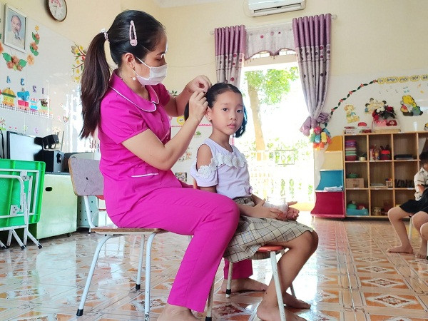 Giáo viên mầm non cho rằng, qua tuổi 50 khó đảm bảo sức khỏe để nuôi dạy trẻ.