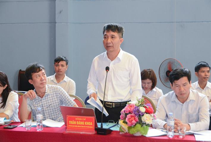 Hiệu trưởng Trường Phổ thông dân tộc nội trú THPT huyện Điện Biên Trần Đăng Khoa chia sẻ thực tế giáo dục khó khăn.