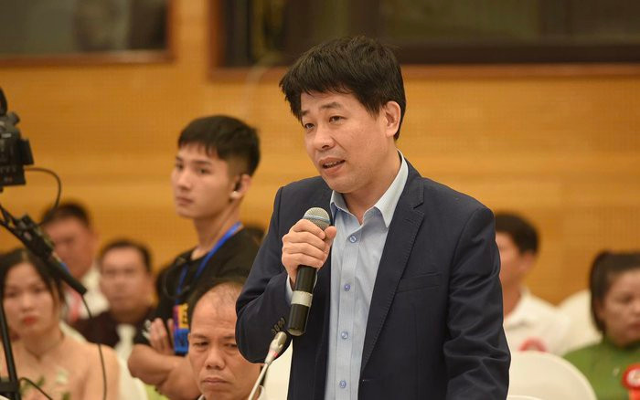 Ông Mai Văn Phấn, Cục trưởng Cục Đăng ký và dữ liệu thông tin đất đai, Bộ Tài nguyên và Môi trường. Ông Mai Văn Phấn, Cục trưởng Cục Đăng ký và dữ liệu thông tin đất đai, Bộ Tài nguyên và Môi trường.