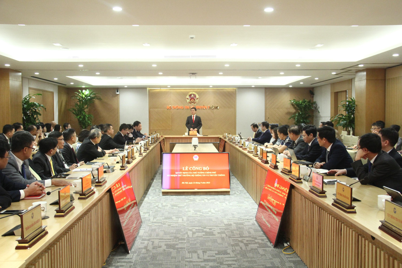 Bộ Thông tin và Truyền thông vừa có quyết định phân công công việc giữa Bộ trưởng và các Thứ trưởng.