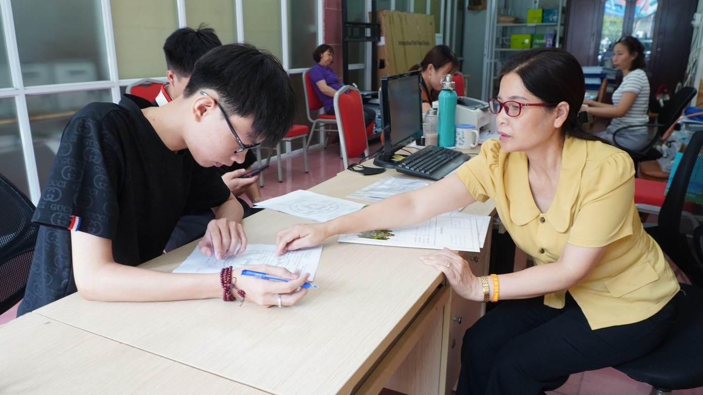 Học sinh đăng ký học nghề tại một trường Cao đẳng nghề tại Hà Nội. Học sinh đăng ký học nghề tại một trường Cao đẳng nghề tại Hà Nội.