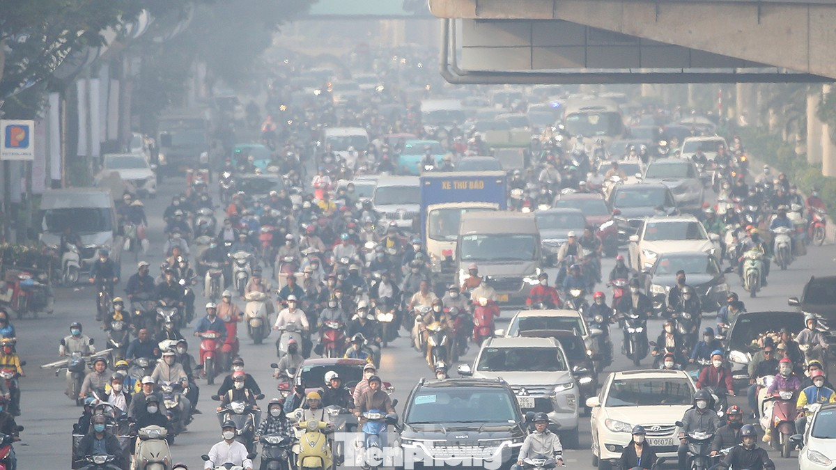 Hà Nội có những ngày mùa đông lọt vào top thành phố ô nhiễm không khí nhất thế giới. Ảnh: MT. Hà Nội có những ngày mùa đông lọt vào top thành phố ô nhiễm không khí nhất thế giới. Ảnh: MT.