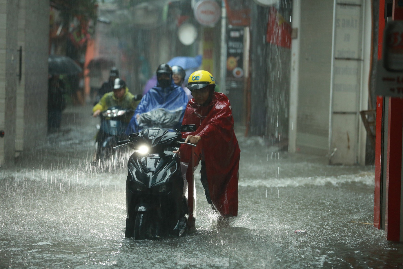 Dự báo hôm nay, miền Bắc tiếp tục mưa rải rác. Dự báo hôm nay, miền Bắc tiếp tục mưa rải rác.