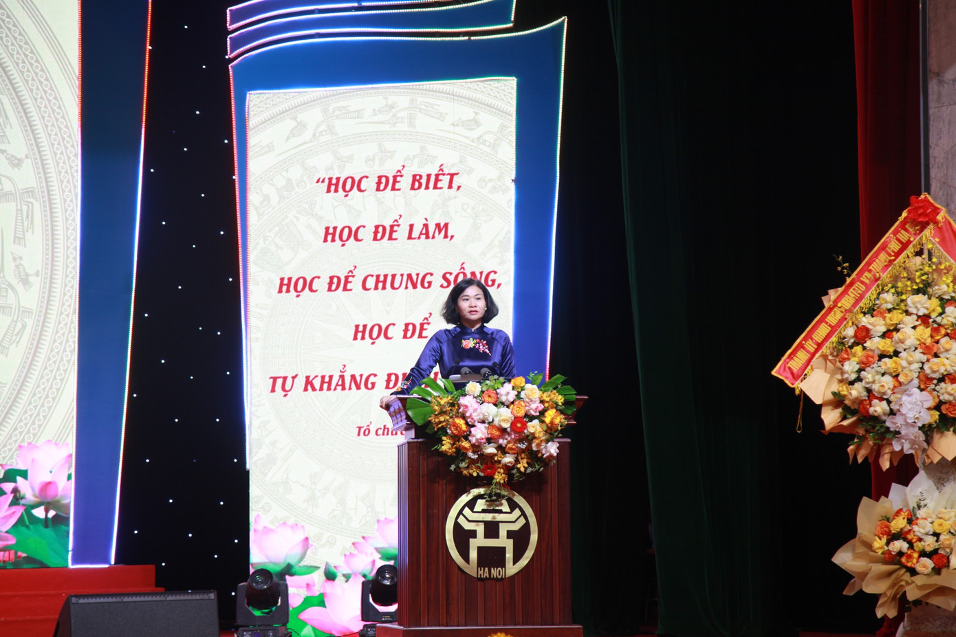 Bà Nguyễn Thị Tuyến, Phó Bí thư Thường trực Thành ủy thành phố Hà Nội phát biểu tại buổi lễ.