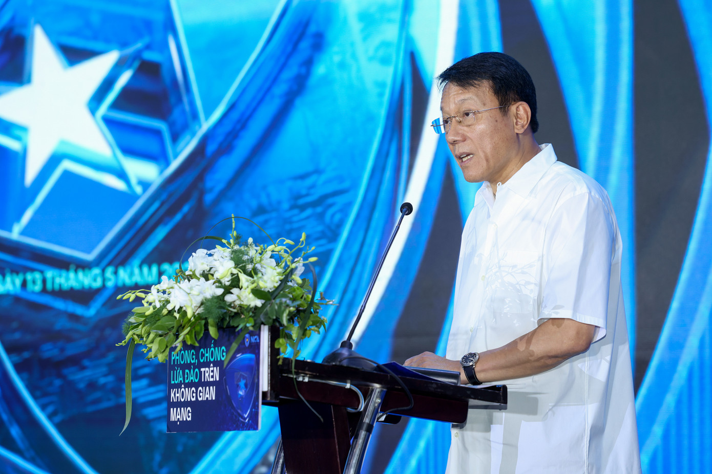 Thượng tướng Lương Tam Quang - Thứ trưởng Bộ Công an chia sẻ tại Hội thảo. Thượng tướng Lương Tam Quang - Thứ trưởng Bộ Công an chia sẻ tại Hội thảo.