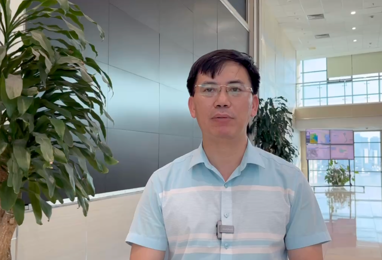 Ông Nguyễn Văn Hưởng, Trưởng phòng Dự báo thời tiết của Trung tâm Dự báo Khí tượng Thuỷ văn Quốc gia chia sẻ về áp thấp nhiệt đới. Ông Nguyễn Văn Hưởng, Trưởng phòng Dự báo thời tiết của Trung tâm Dự báo Khí tượng Thuỷ văn Quốc gia chia sẻ về áp thấp nhiệt đới.