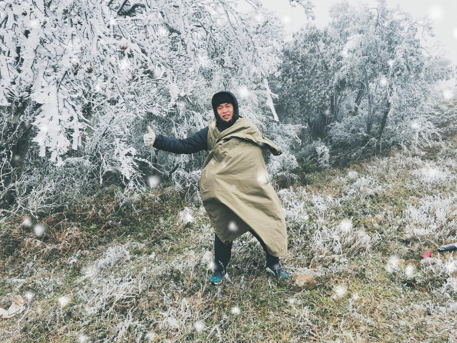 Miền Bắc tiếp tục đón không khí lạnh mạnh tăng cường, vùng núi cao có thể xuất hiện băng giá. Miền Bắc tiếp tục đón không khí lạnh mạnh tăng cường, vùng núi cao có thể xuất hiện băng giá.