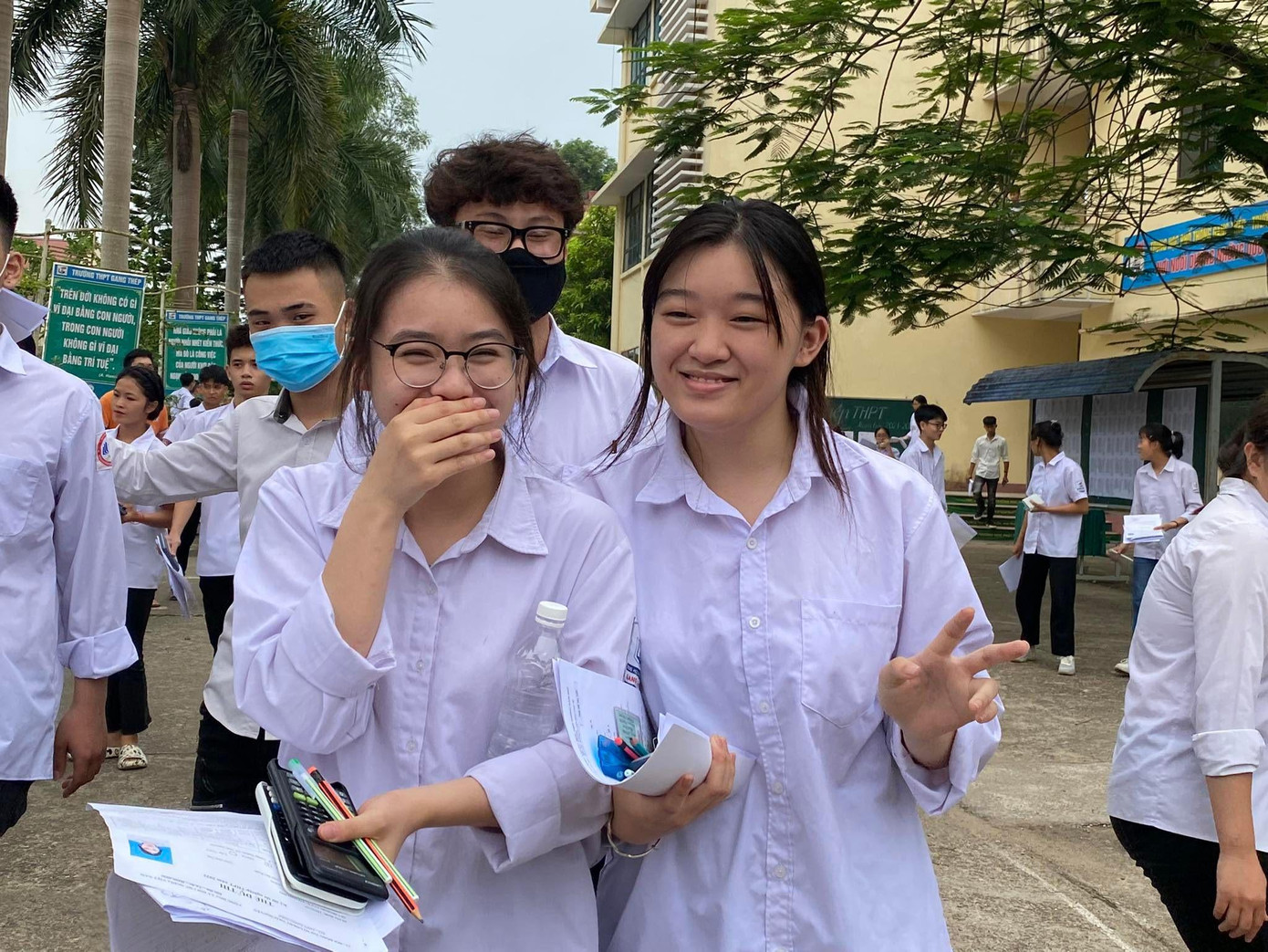 Năm nay có tới 154 bài thi đạt điểm 10 môn Vật lý. Năm nay có tới 154 bài thi đạt điểm 10 môn Vật lý.