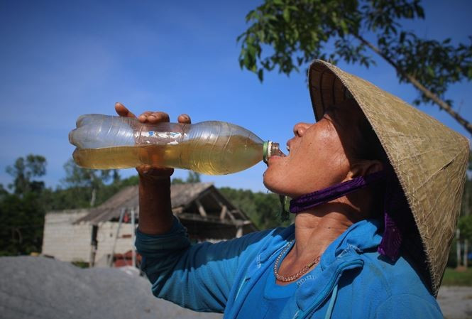 Khu vực Tây Bắc Bộ và Bắc Trung Bộ đang trải qua đợt nắng nóng gay gắt và đặc biệt gay gắt. Khu vực Tây Bắc Bộ và Bắc Trung Bộ đang trải qua đợt nắng nóng gay gắt và đặc biệt gay gắt.