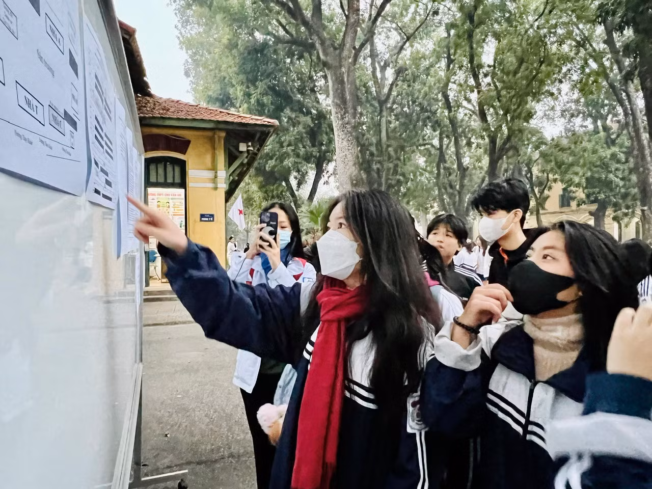 TS Lâm cho rằng, Bộ GD&amp;ĐT cũng cần hạn chế các kỳ thi học sinh giỏi các môn văn hóa, không giúp học sinh sáng tạo thiết thực hơn trong đời sống. (ảnh: Hà Linh)