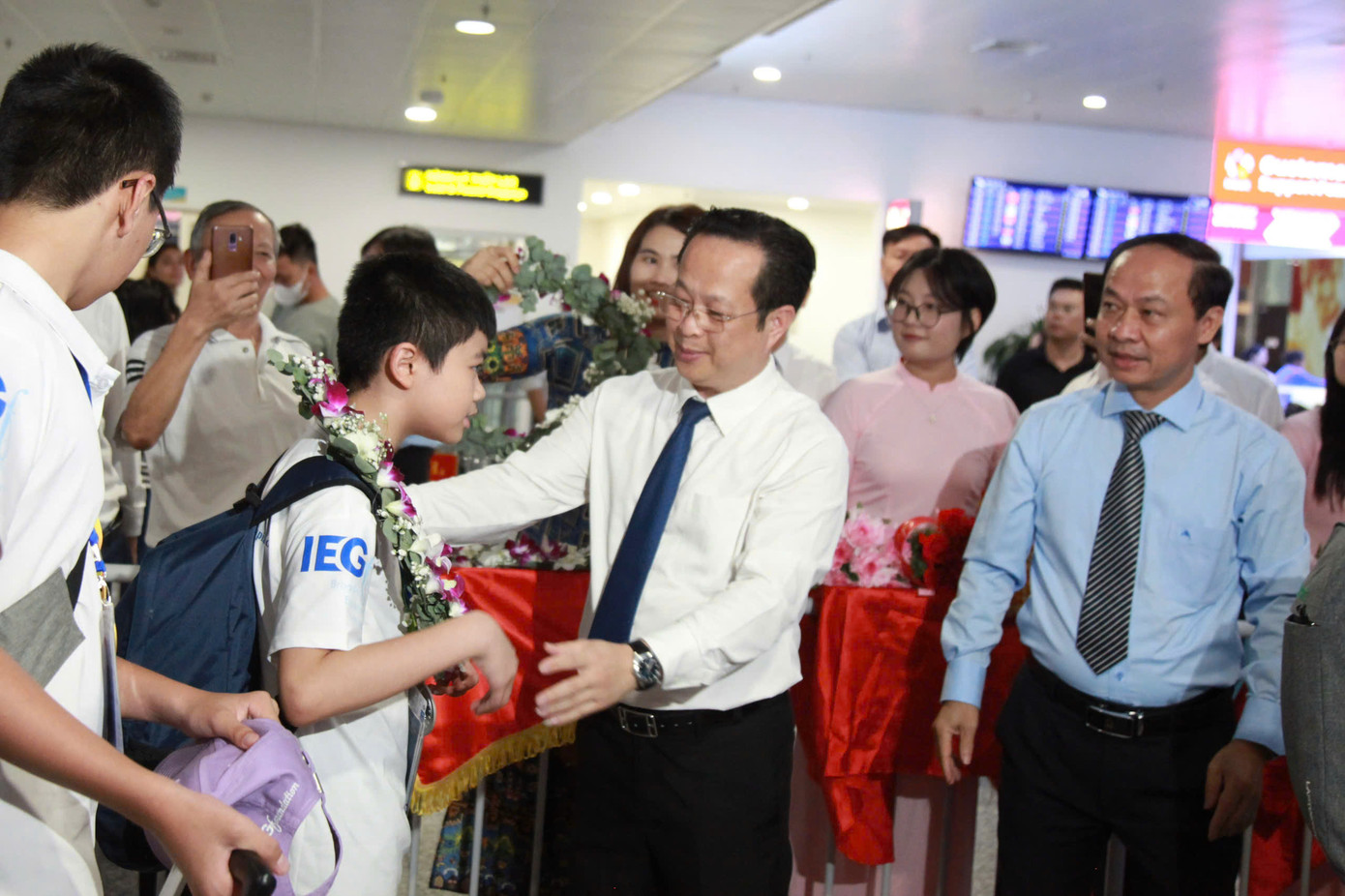 Kỳ thi Olympic Toán và Khoa học Quốc tế năm 2024 diễn ra từ ngày 1- 6/10 tại Trung Quốc. Kỳ thi Olympic Toán và Khoa học Quốc tế năm 2024 diễn ra từ ngày 1- 6/10 tại Trung Quốc.