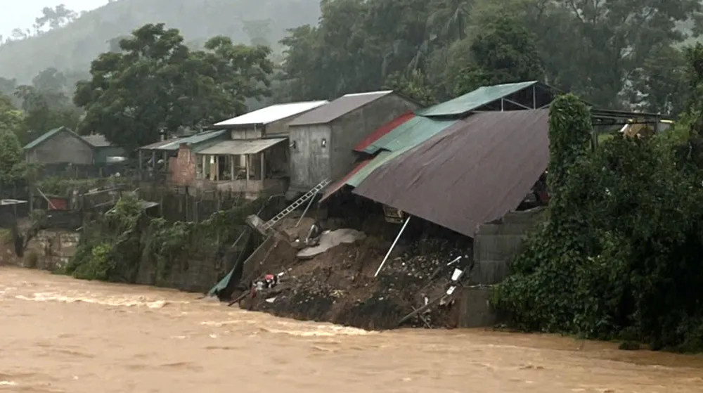 Mưa lũ dâng cao gây nhiều thiệt hại ở các tỉnh miền Trung, trong đó có Quảng Trị.