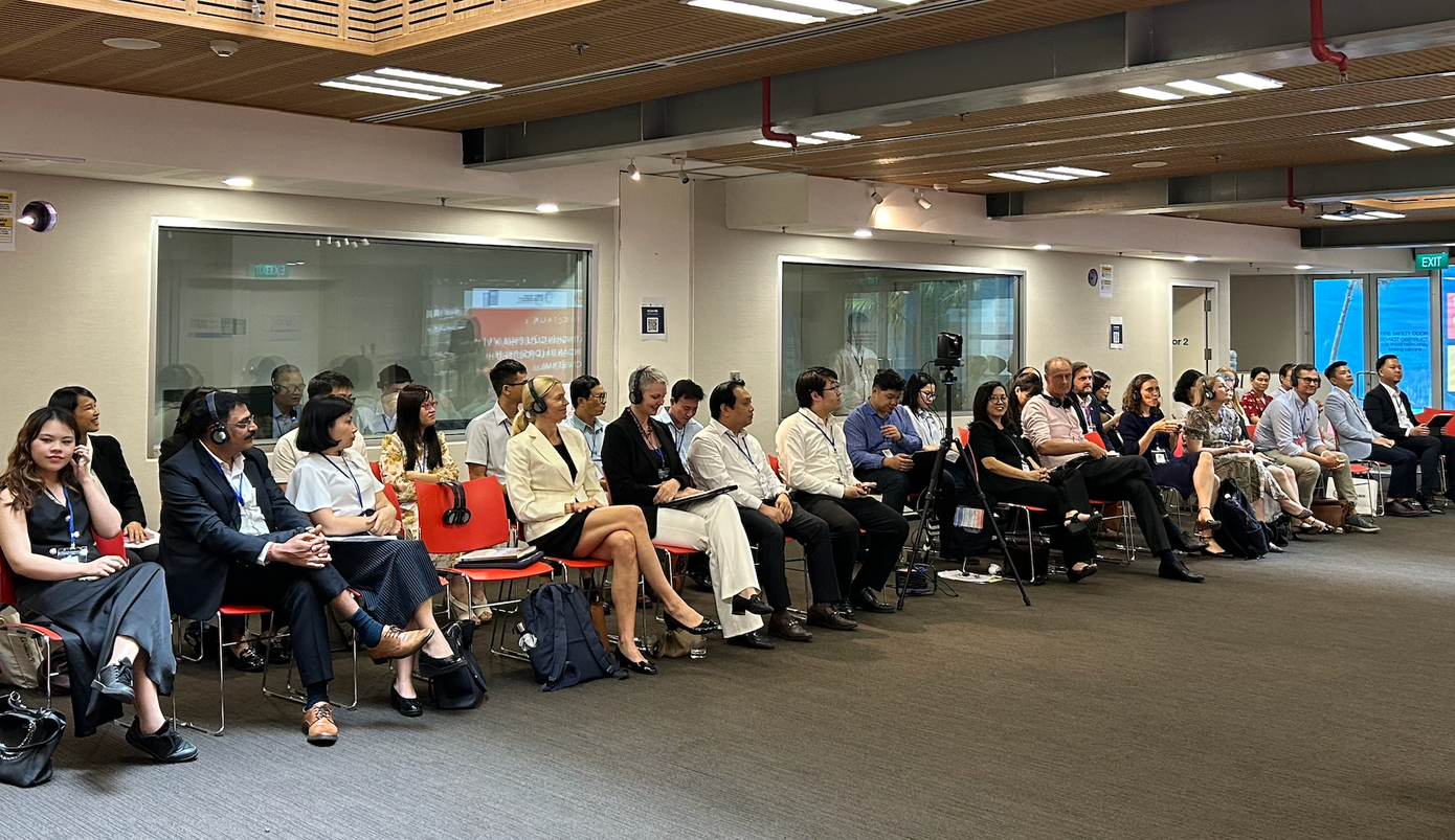 Các chuyên gia trao đổi tại Lễ công bố Báo cáo Nghiên cứu phạm vi Hệ thống Đặt cọc Hoàn trả phù hợp cho Việt Nam. Các chuyên gia trao đổi tại Lễ công bố Báo cáo Nghiên cứu phạm vi Hệ thống Đặt cọc Hoàn trả phù hợp cho Việt Nam.