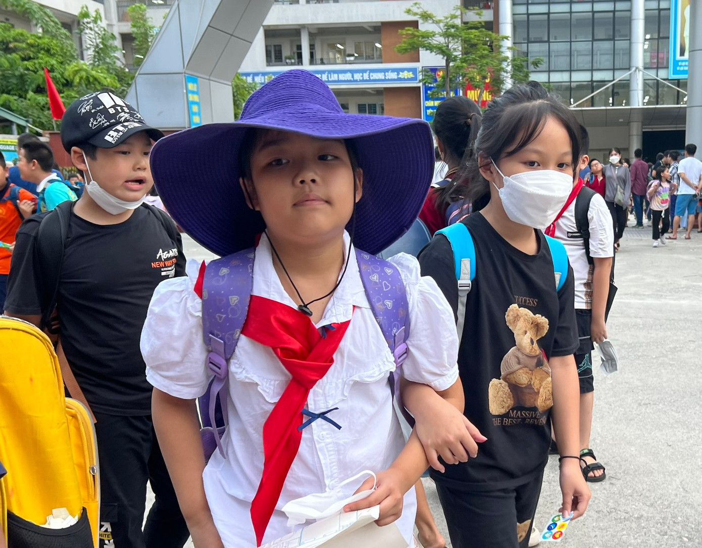 Thông tư 29 của Bộ GD&amp;ĐT "cấm" dạy thêm văn hóa đối với học sinh tiểu học; giáo viên không được kéo học sinh trên lớp ra ngoài dạy thêm có thu tiền. (Ảnh mang tính minh họa)