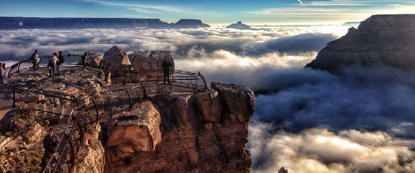 Nhiều du khách lần đầu tiên đến Grand Canyon đã may mắn được chứng kiến hiện tượng tự nhiên kỳ thú hiếm thấy. Ảnh: Erin Whittaker/GCNP Facebook
