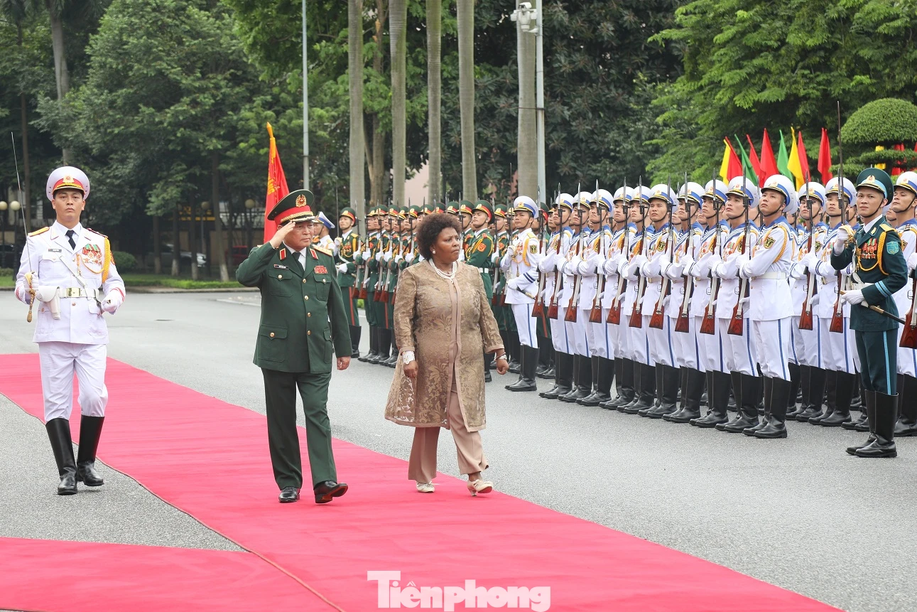 Bộ trưởng Ngô Xuân Lịch trao đổi những gì với người đồng cấp phía Nam Phi ảnh 1